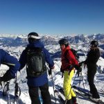 Skridskoåkning i byn Canazei